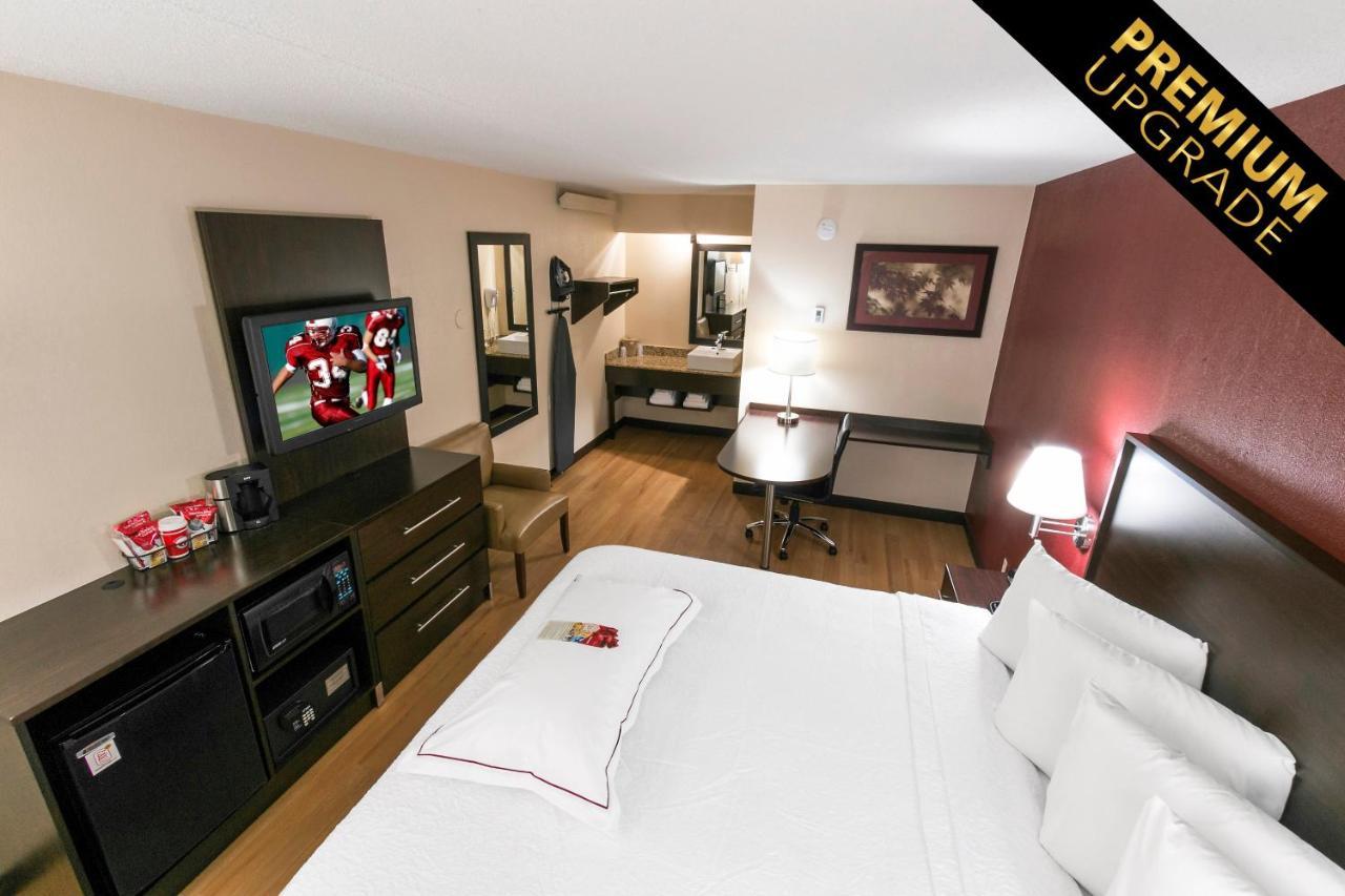 Red Roof Inn Plus+ Philadelphia Airport Эссингтон Экстерьер фото