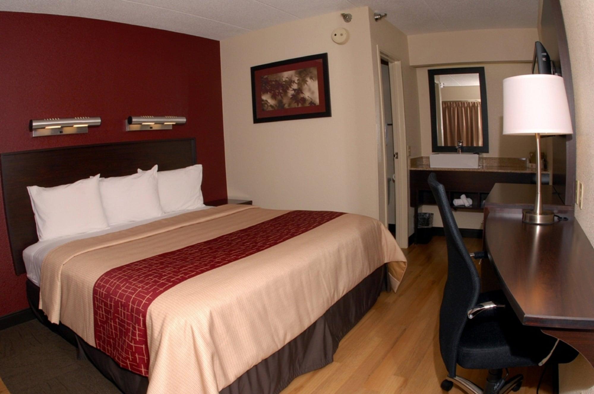 Red Roof Inn Plus+ Philadelphia Airport Эссингтон Экстерьер фото