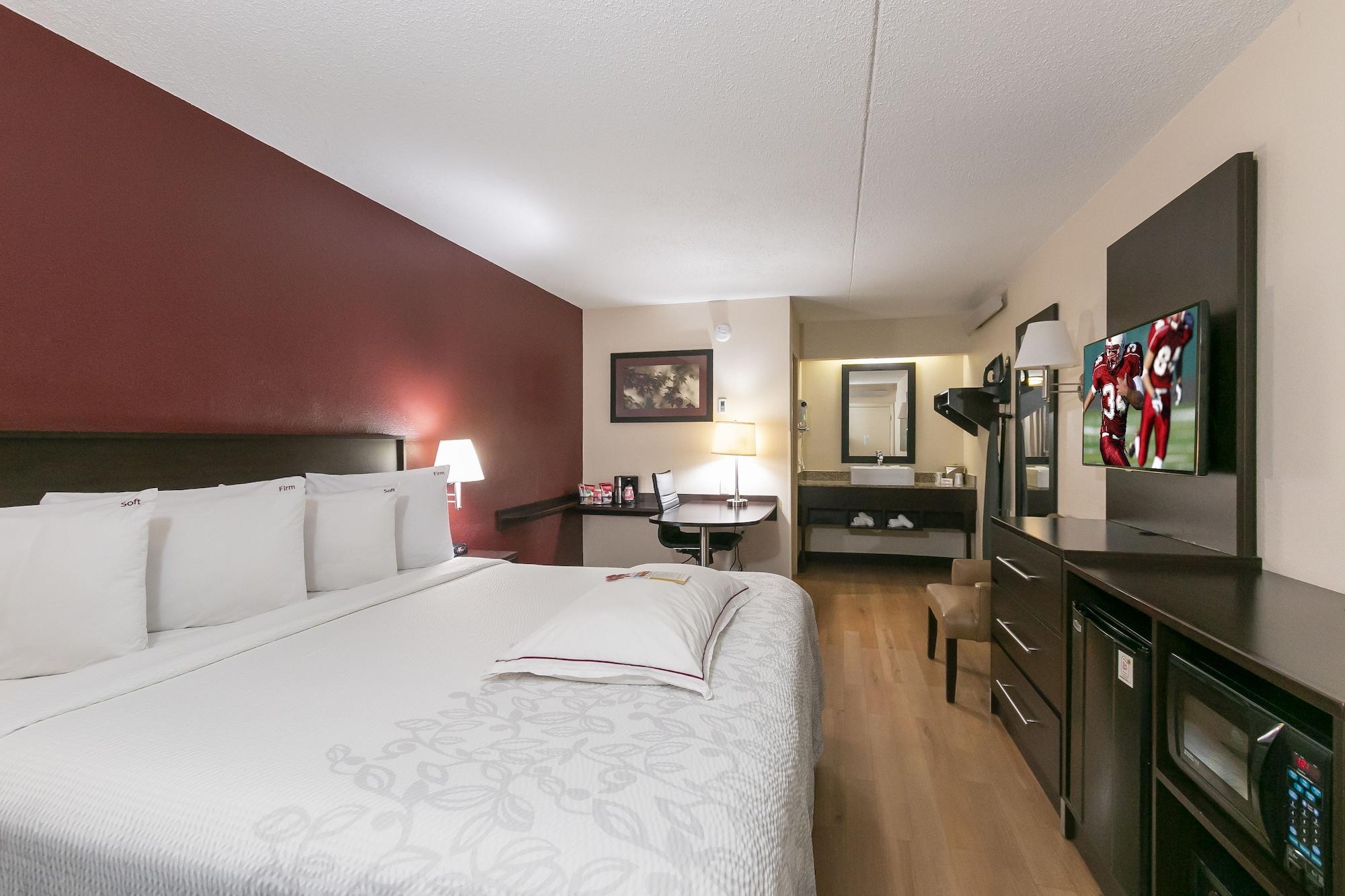 Red Roof Inn Plus+ Philadelphia Airport Эссингтон Экстерьер фото