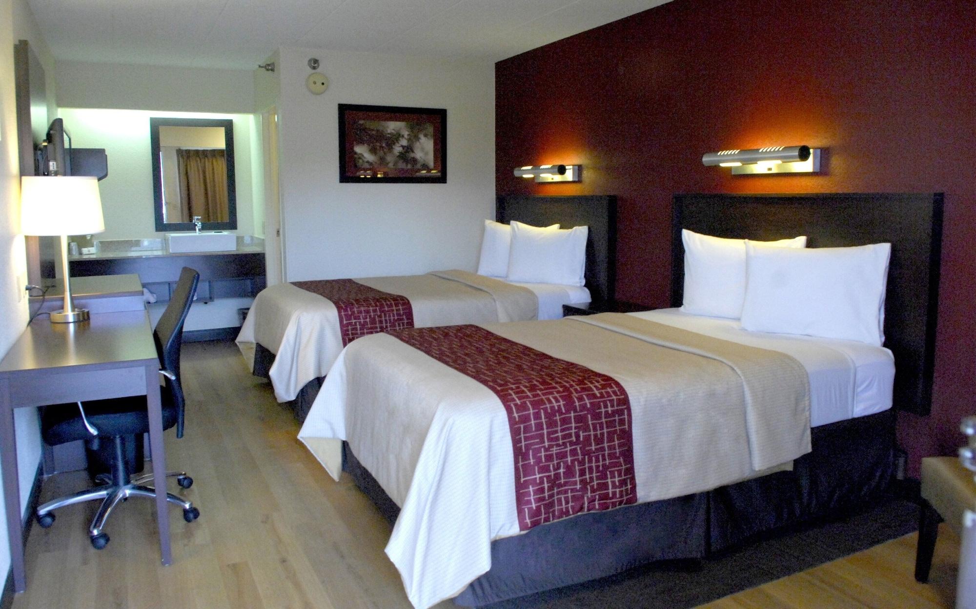 Red Roof Inn Plus+ Philadelphia Airport Эссингтон Экстерьер фото