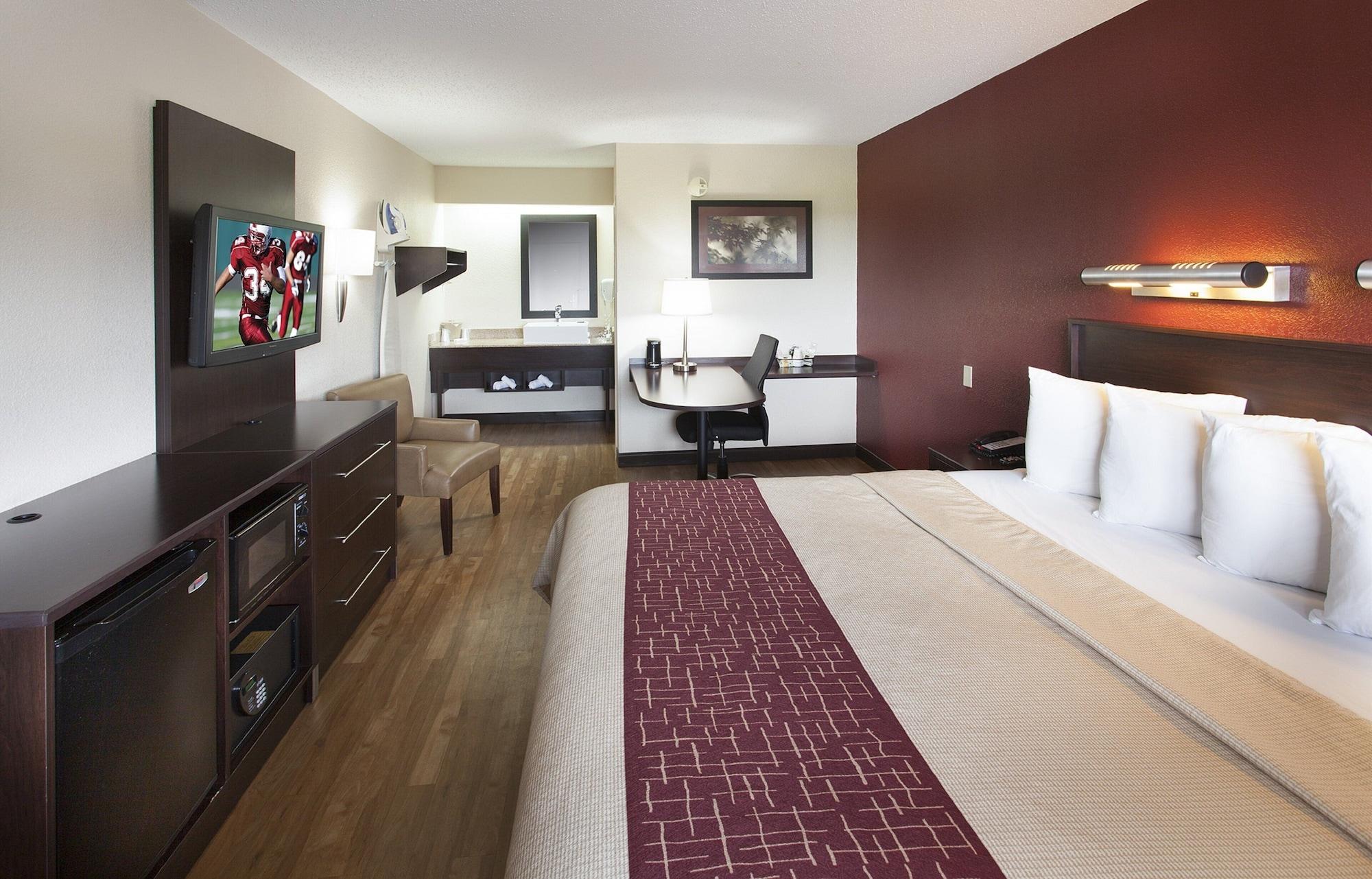 Red Roof Inn Plus+ Philadelphia Airport Эссингтон Экстерьер фото