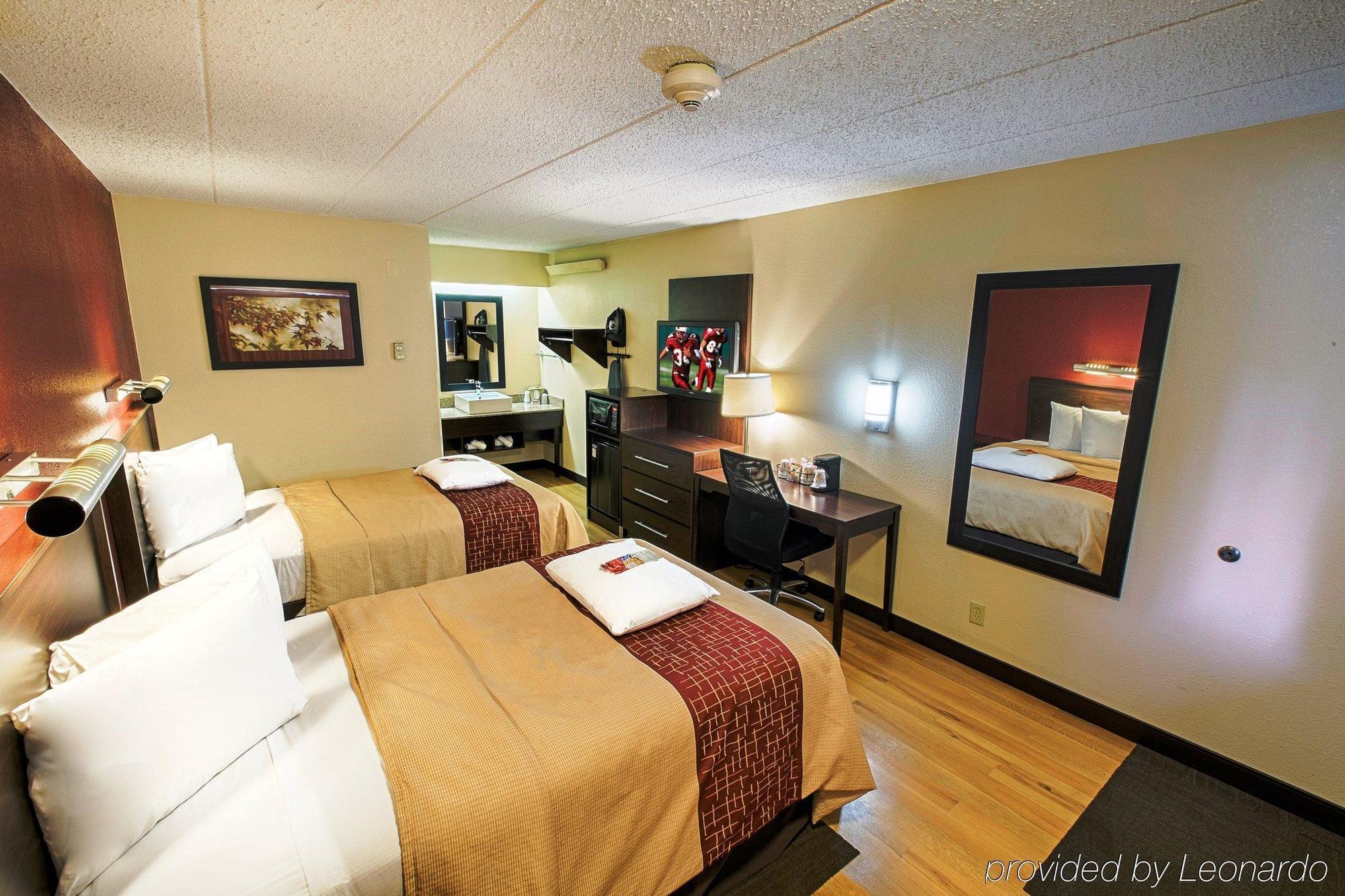 Red Roof Inn Plus+ Philadelphia Airport Эссингтон Экстерьер фото